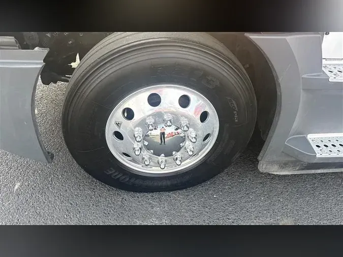 2022 FREIGHTLINER CA126