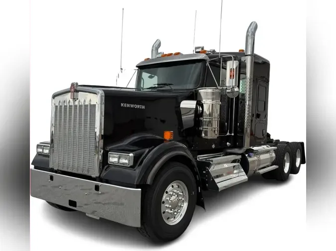 2026 Kenworth W900L00c52adad41de880bcbd47e2ba849304