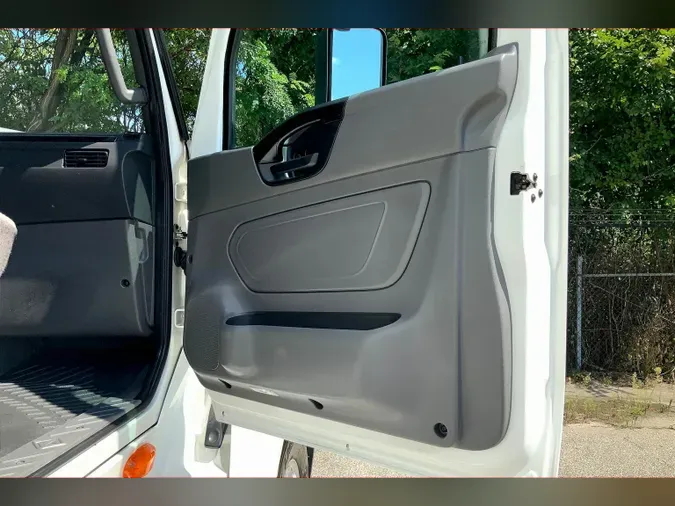 2022 INT LT625 6x4