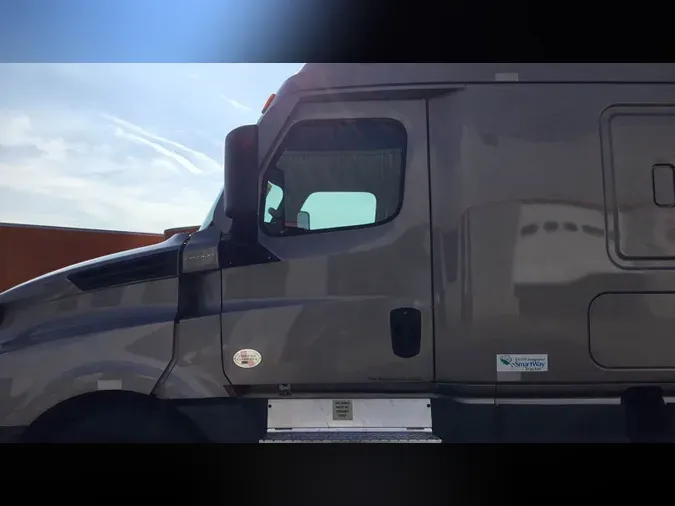 2024 Freightliner Cascadia 126