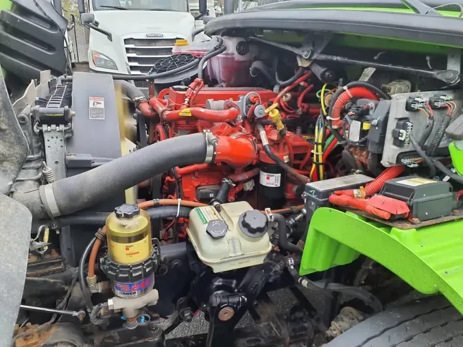 2019 FREIGHTLINER M2 106