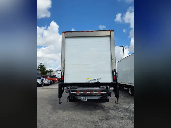 2019 FREIGHTLINER/MERCEDES M2 106