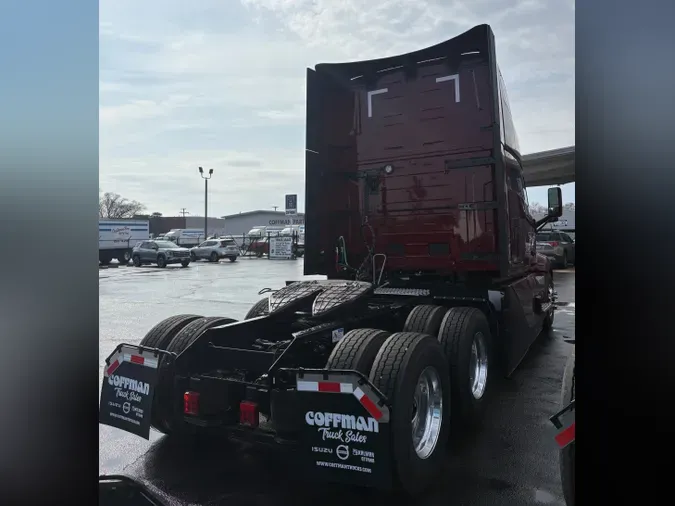 2027 VOLVO TRUCK VNL64TV04