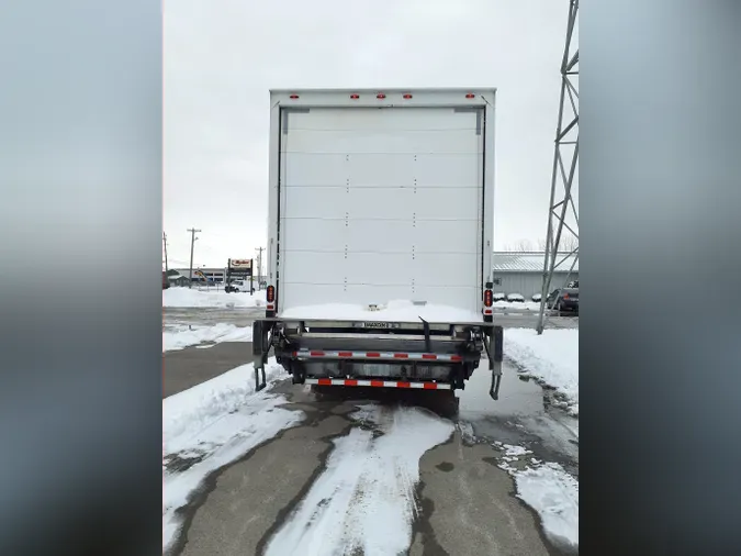 2018 FREIGHTLINER/MERCEDES M2 106