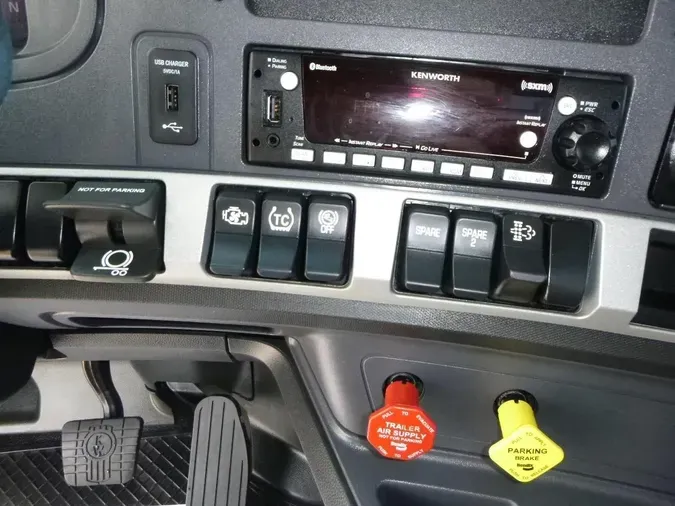 2023 Kenworth T68000d83fd4f716482535499776a5948436