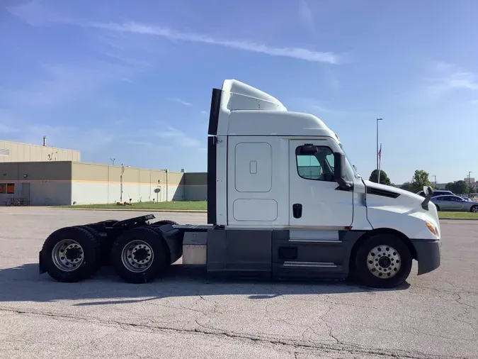 2021 Freightliner Cascadia 12600d94b1cc55b9946919ad04c044b4602