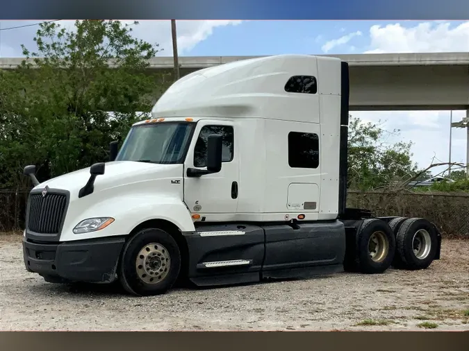 2022 INT LT625 6x4