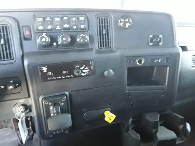 2020 NAVISTAR INTERNATIONAL MV607 (4X2)