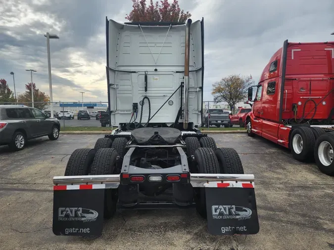 2022 VOLVO VNL64T860