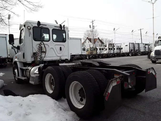 2018 FREIGHTLINER/MERCEDES CASCADIA 113