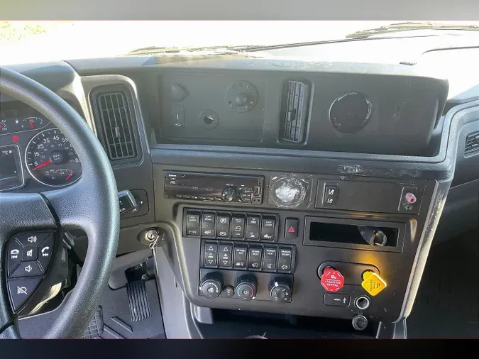 2021 INT LT625 6x4