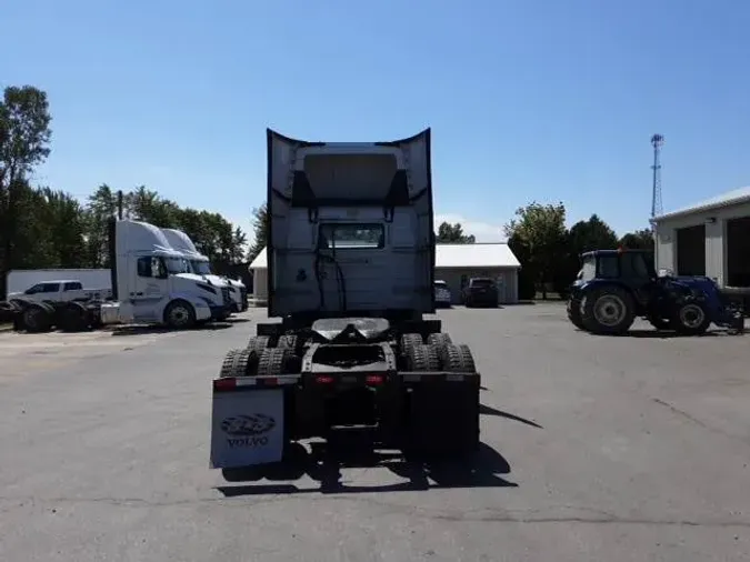 2017 Volvo VNL300