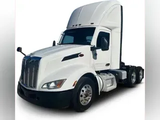 2022 Peterbilt 579