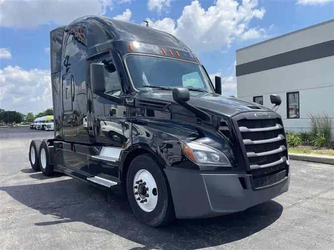 2022 FREIGHTLINER CA126