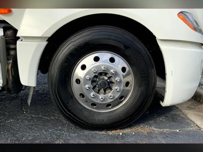 2023 INT LT625 6x400f51662911e3e94c8428f9e6179ce0b