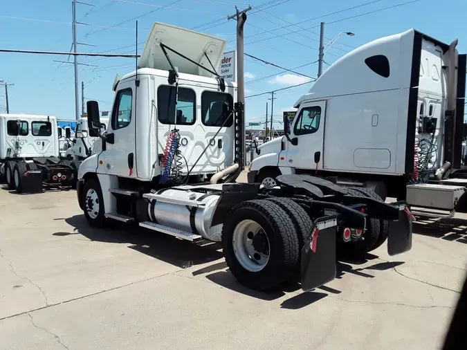 2020 FREIGHTLINER/MERCEDES CASCADIA 12500f65397afd27f8b5af66d45e1eb4545