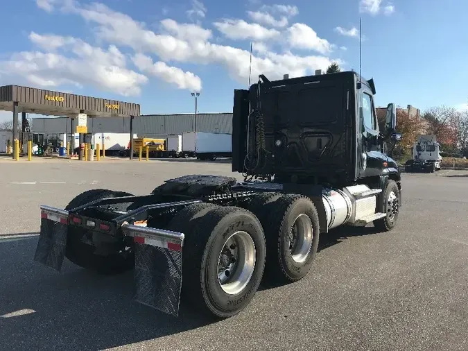 2019 Freightliner X12564ST