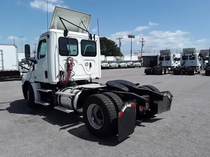 2020 FREIGHTLINER/MERCEDES NEW CASCADIA 12600fce56130a97ece8dfff881d83846d8