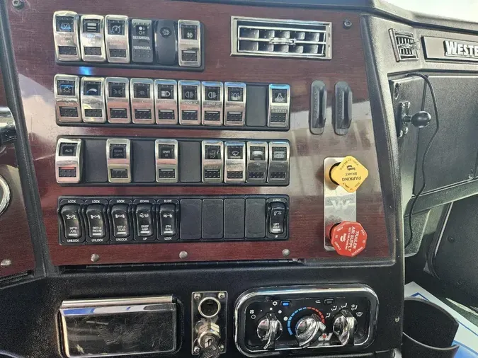 2018 WESTERN STAR 4900SA