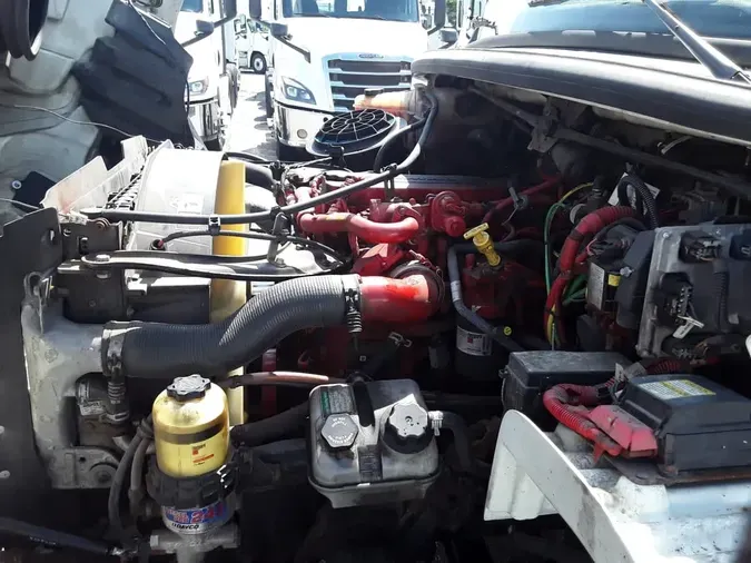 2018 FREIGHTLINER M2 106