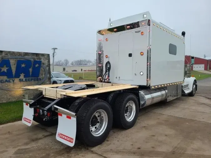 2025 Kenworth W900L