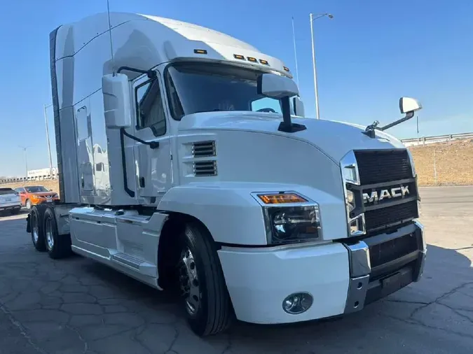 2022 MACK Anthem0101e3f8ed20bb6f4b6817f706870d49