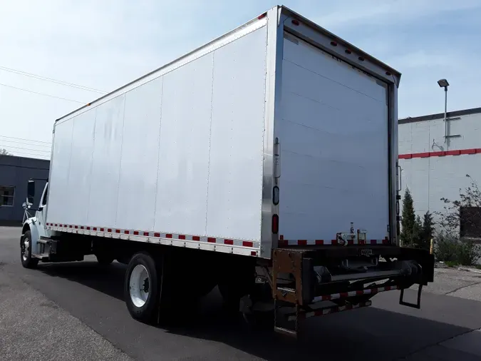 2016 FREIGHTLINER/MERCEDES M2 106