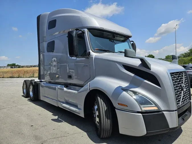 2019 VOLVO VNL64T760
