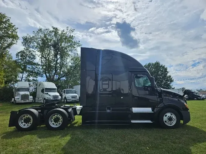 2019 Freightliner T12664ST