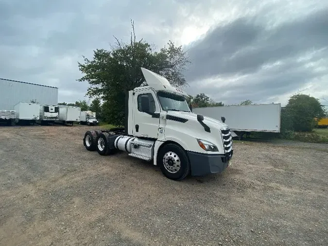 2018 Freightliner T12664ST010a56f95192a206727e4427cee05974