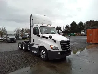 2019 Freightliner Cascadia 126