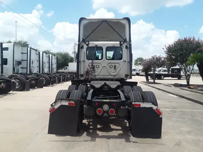 2019 FREIGHTLINER NEW CASCADIA 116