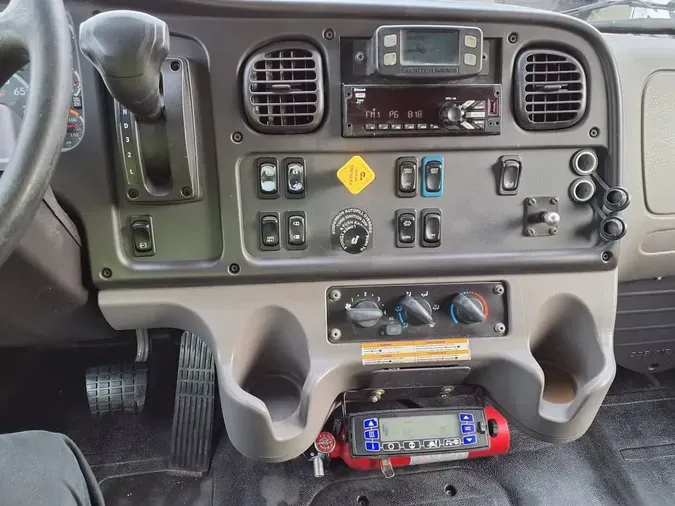 2019 FREIGHTLINER/MERCEDES M2 106