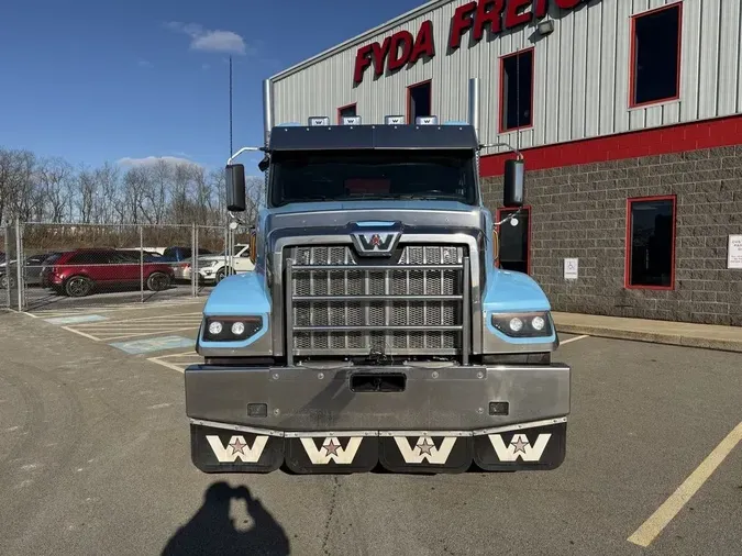 2025 Western Star 49X0117b5bcb959af849186651e26bc1ebd