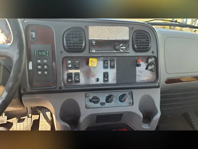 2021 FREIGHTLINER/MERCEDES M2 106