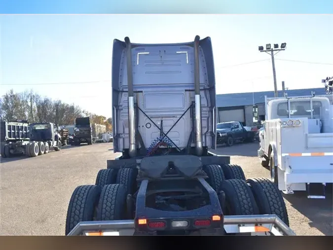 2014 VOLVO VNL64T780