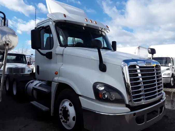 2017 FREIGHTLINER/MERCEDES CASCADIA 125