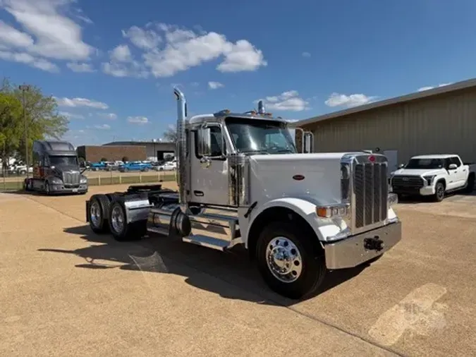 2027 PETERBILT 589