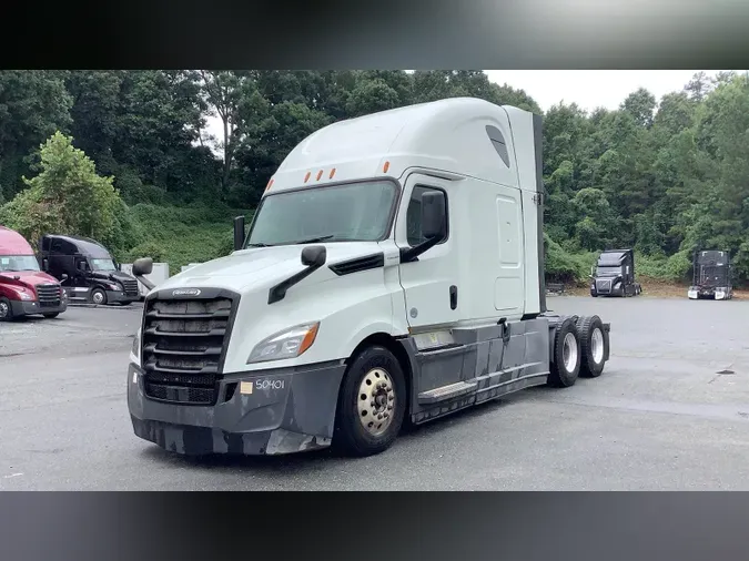 2020 Freightliner Cascadia 126