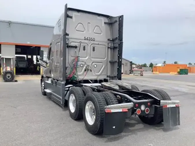 2023 Freightliner Cascadia