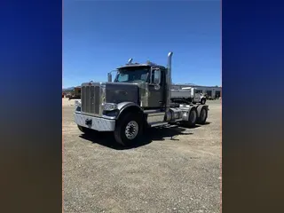 2025 PETERBILT 589