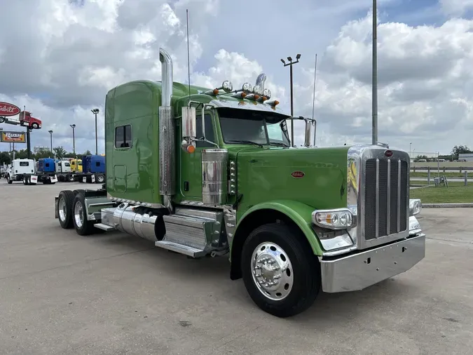 2022 Peterbilt 389