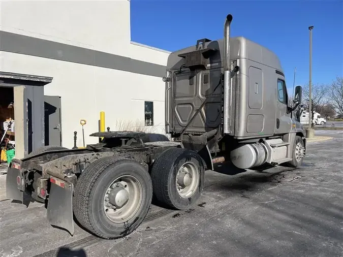 2015 FREIGHTLINER CASCADIA