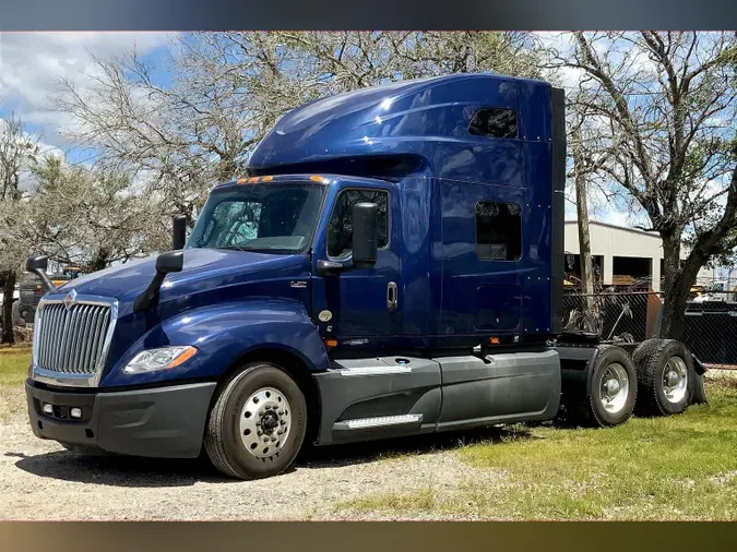 2022 INT LT625 6x4