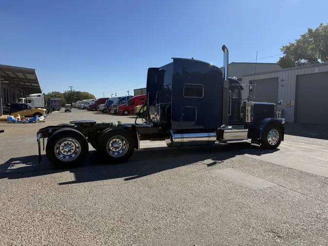 2024 Peterbilt 389