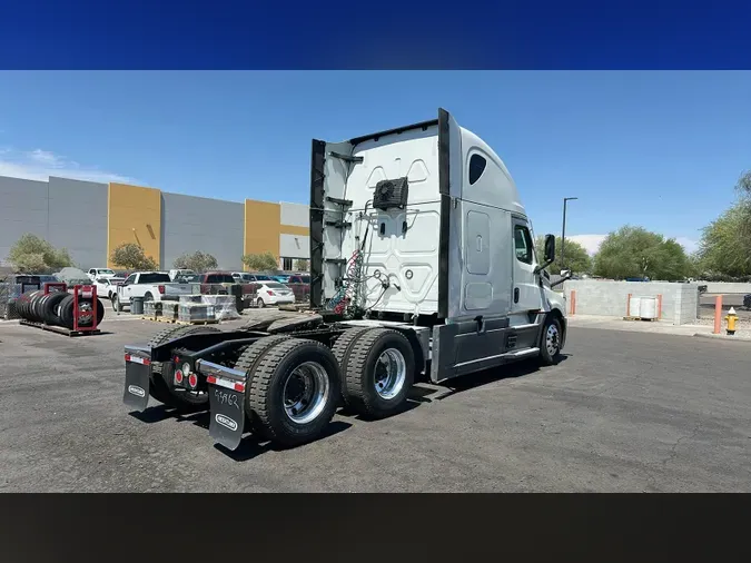 2023 Freightliner Cascadia 126