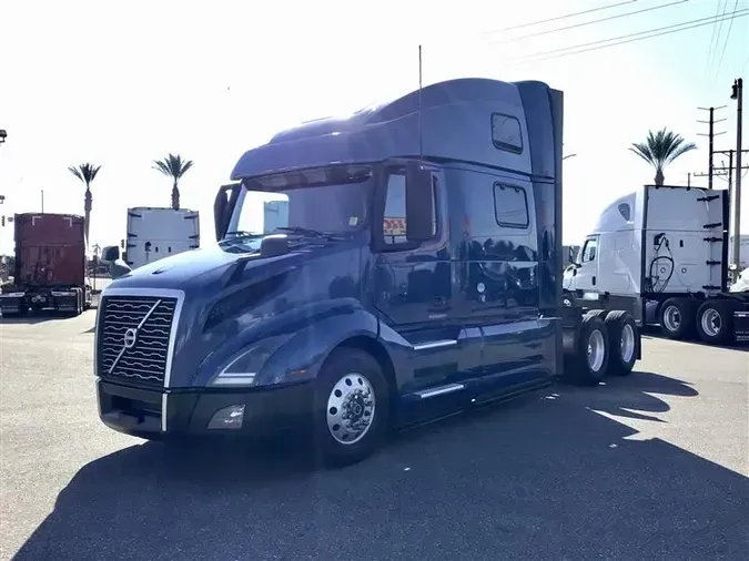 2019 VOLVO VNL860