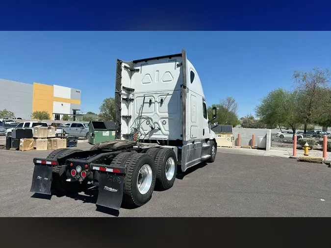 2019 Freightliner Cascadia 126