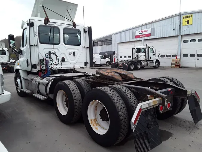 2018 FREIGHTLINER/MERCEDES CASCADIA 113