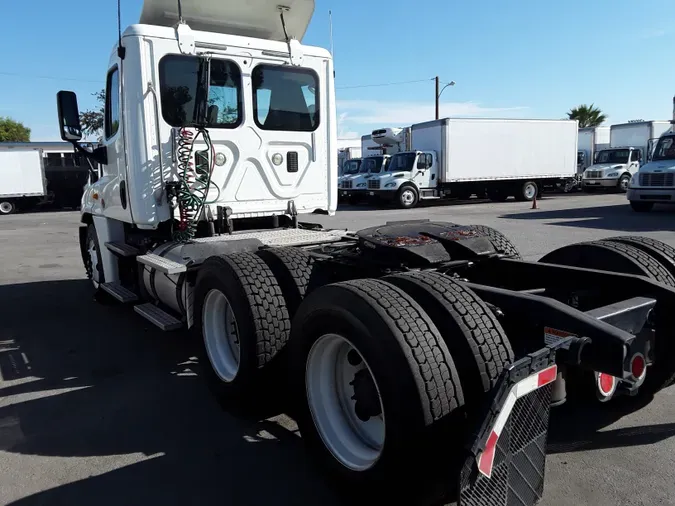 2014 FREIGHTLINER/MERCEDES CASCADIA 125